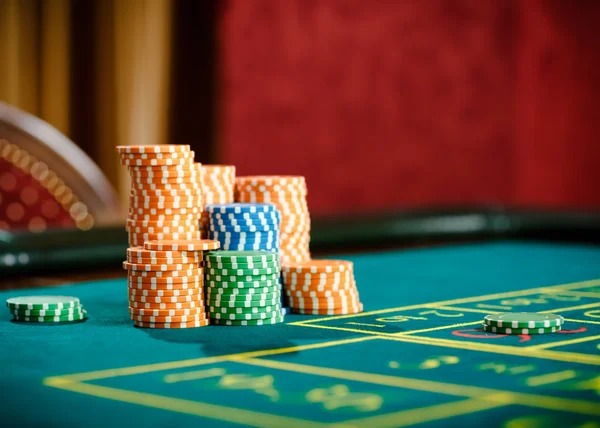situsslot77 mobile app interface showing sports betting and casino game categories